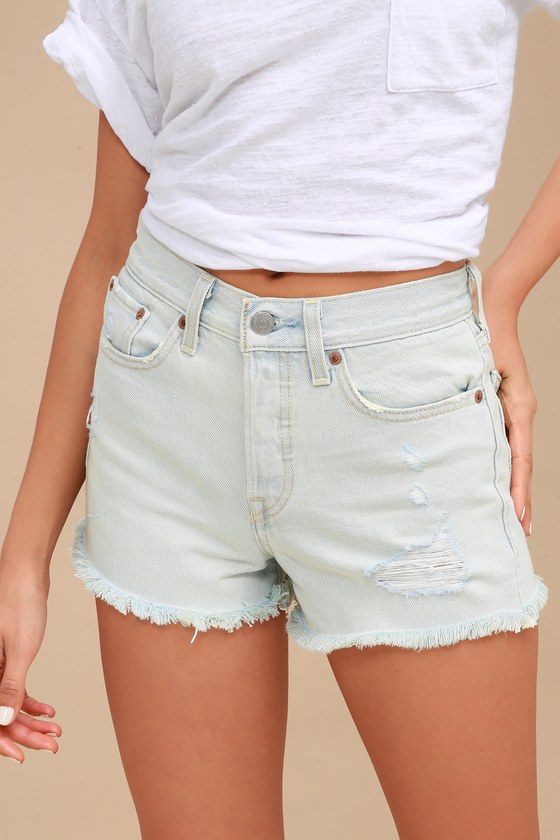 light wash levi shorts