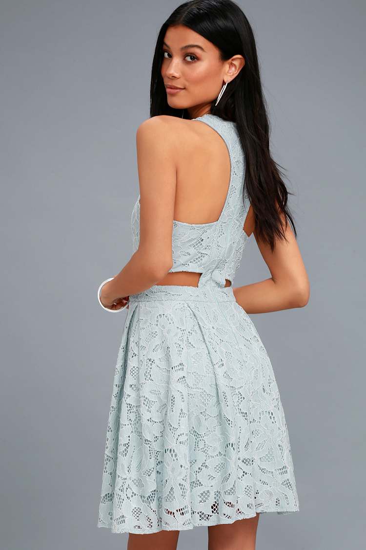 lace heart shaped wedding dress Ultra-romantic V-neck Heart-shape Back Wedding Gown – MakerryBridal main image 1