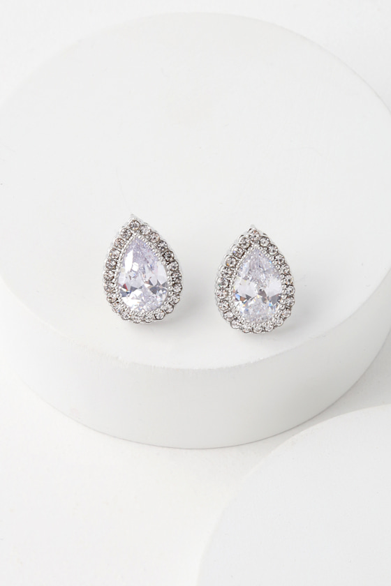 Heart of the Matter Silver Rhinestone Earrings 1