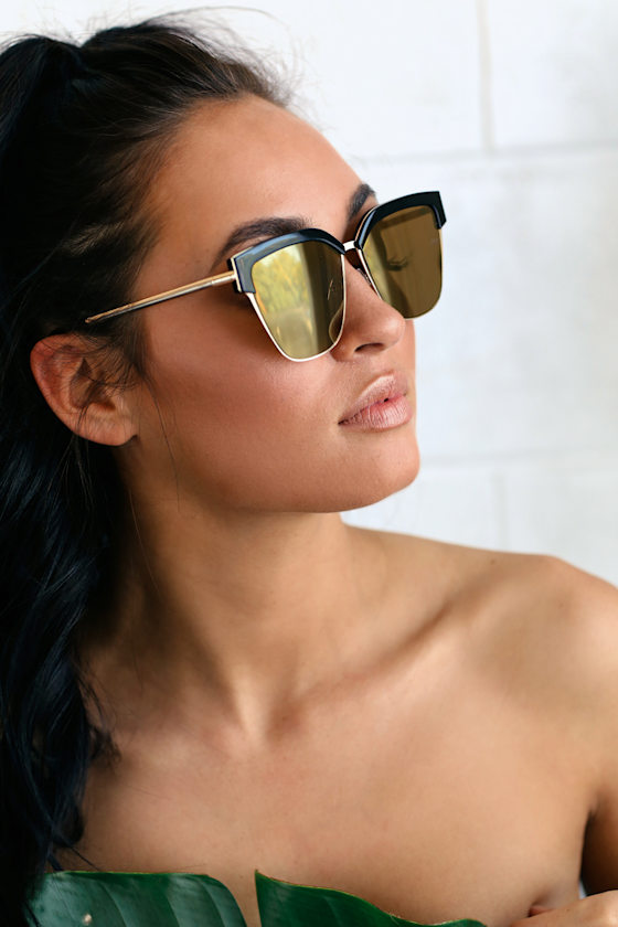 Sunshine and Dine Black and Gold Wayfarer Sunglasses 1