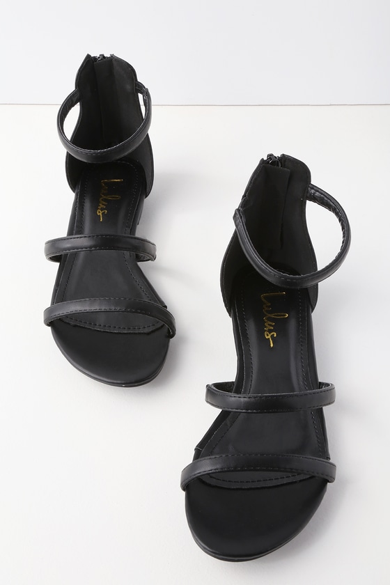 Cute Black Sandals - Flat Sandals 