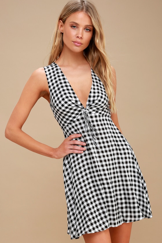 black and white gingham trousers