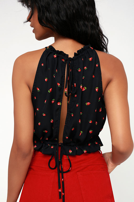 Nostalgia Black Strawberry Print Crop Top 4