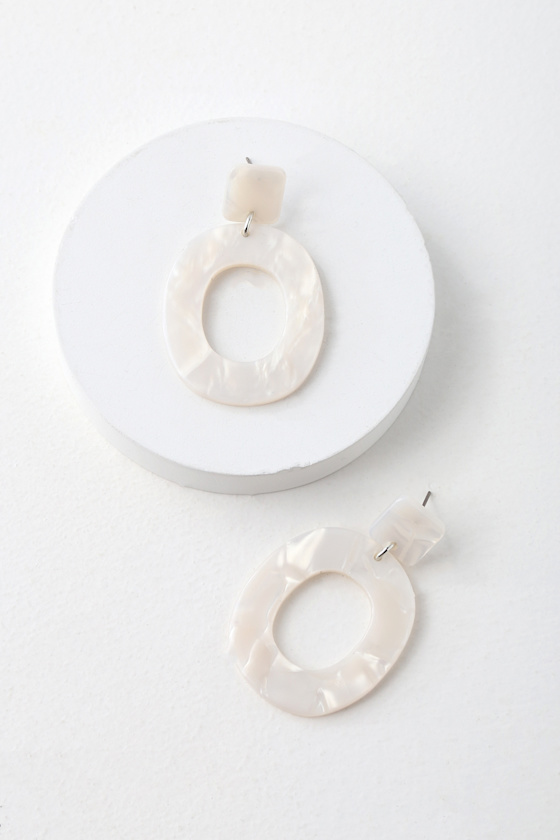 Tezra White Acrylic Earrings 1
