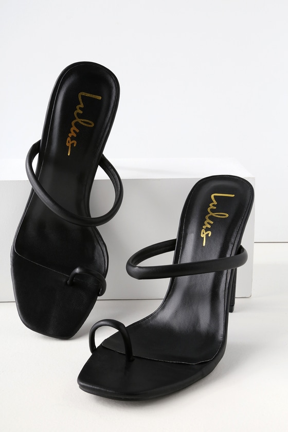 toe loop heels black