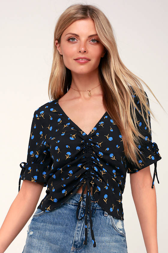 Carrizo Black Floral Print Ruched Short Sleeve Top 1