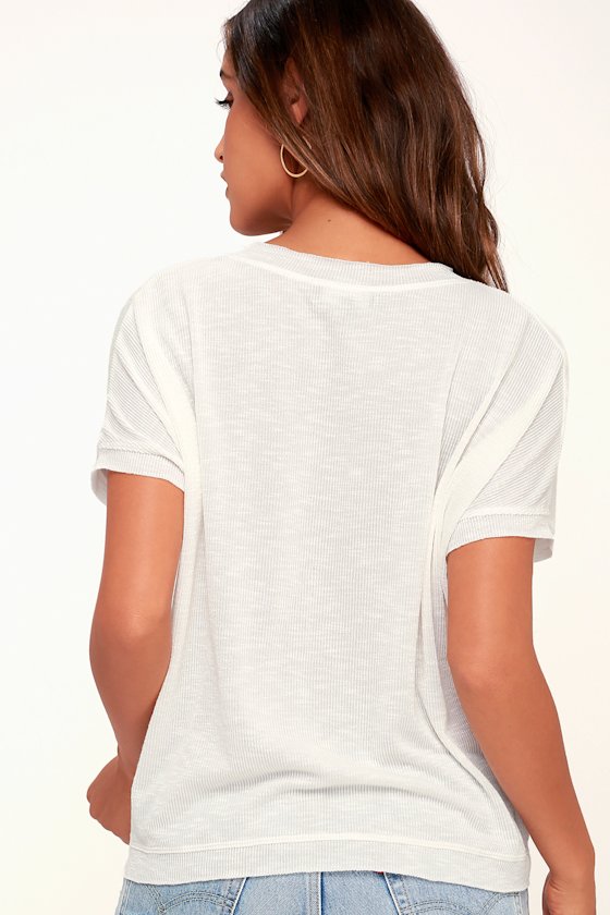 SLIM LACY WHITE V-NECK TEE