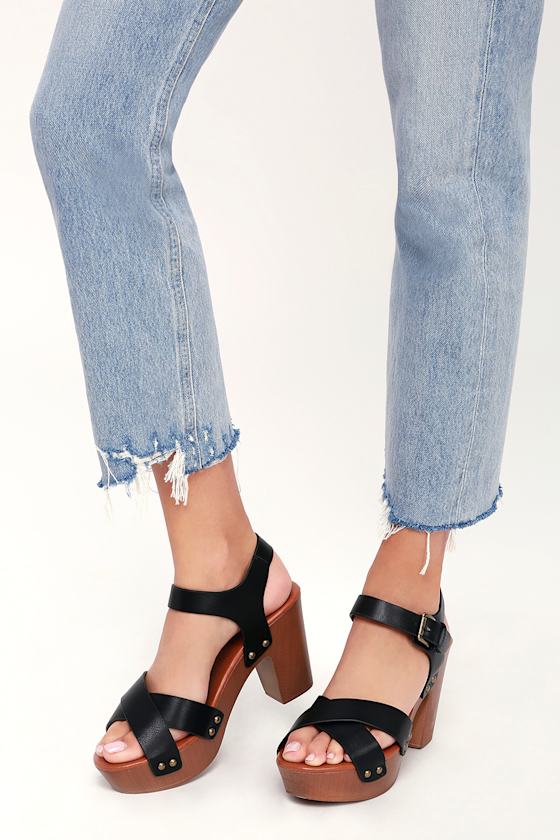 Yalla Black Platform Sandals 2