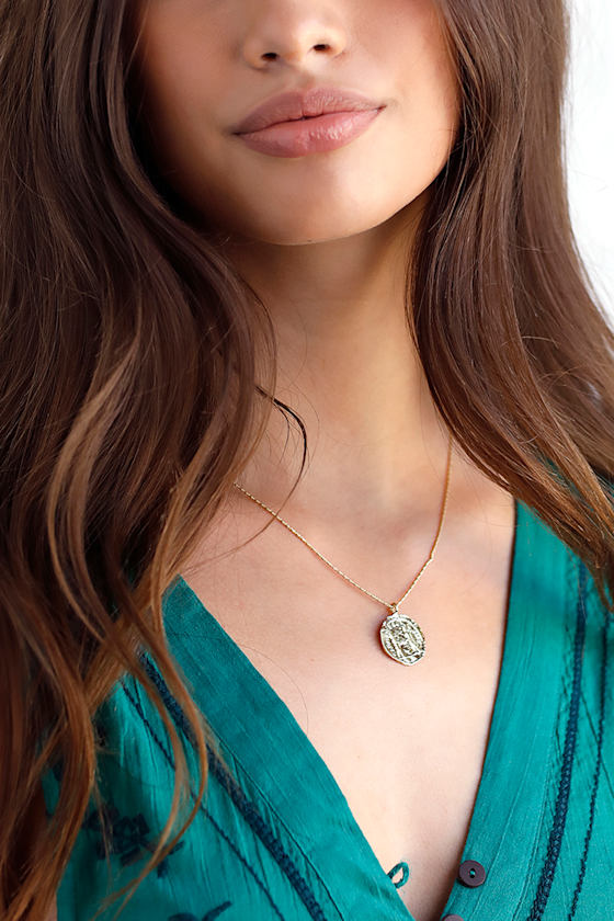 Minerva Gold Coin Necklace 4