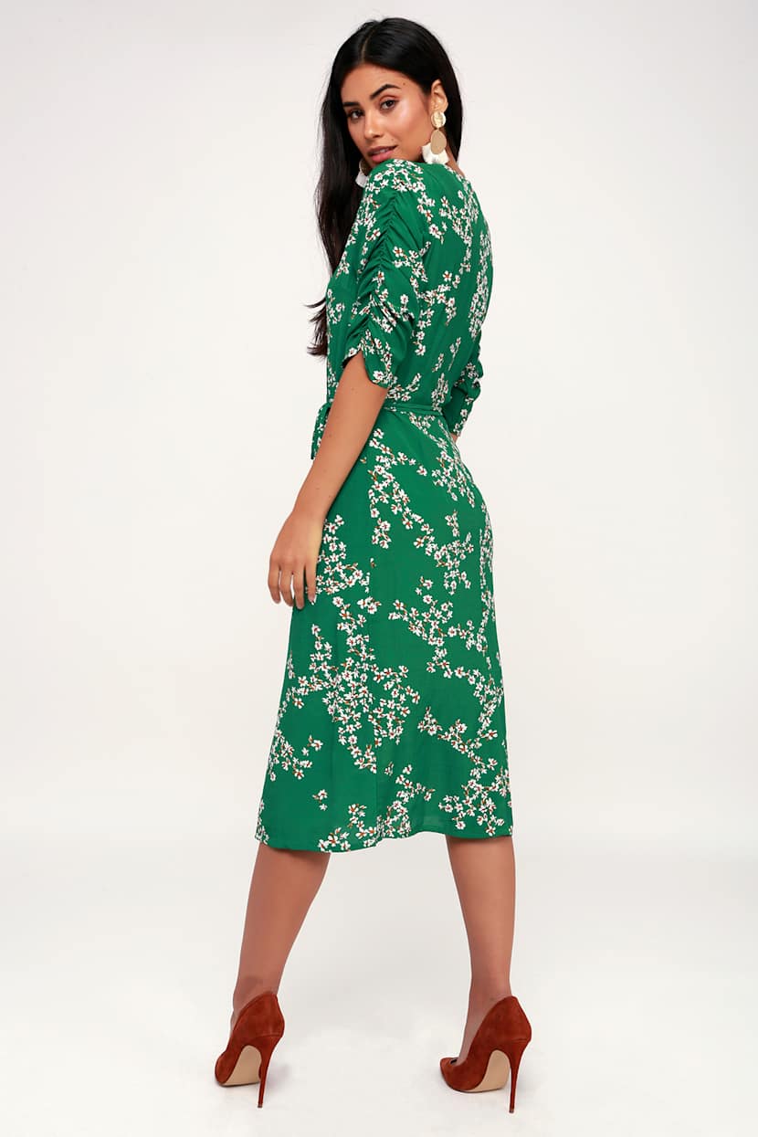 anne marie midi dress Faithfull the Brand Anne Marie - Green Floral Print Wrap Dress