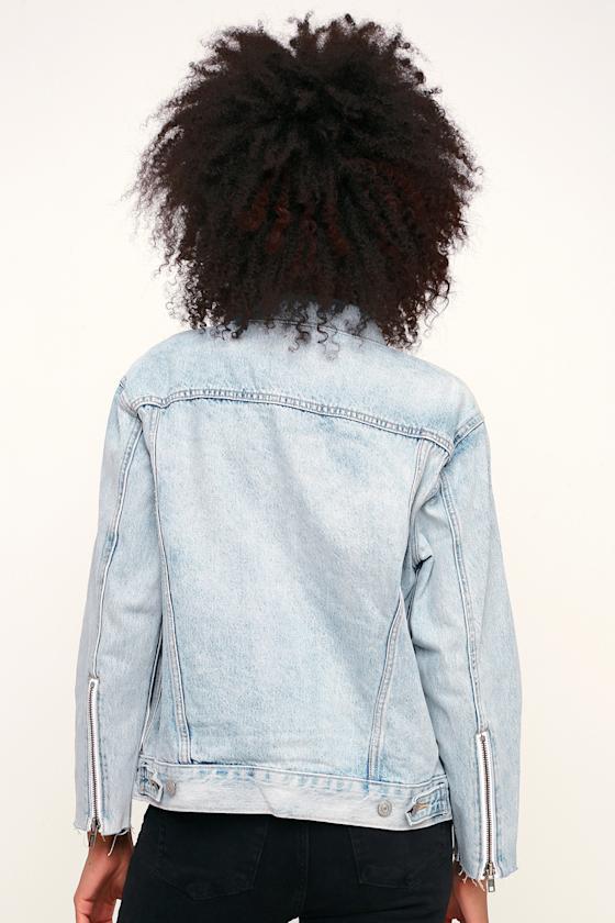 Ex-Boyfriend Zip Sleeve Trucker Light Wash Denim Jacket 4