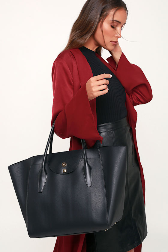Brea Black Tote 4