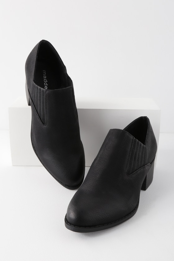 black pointed toe booties outfit