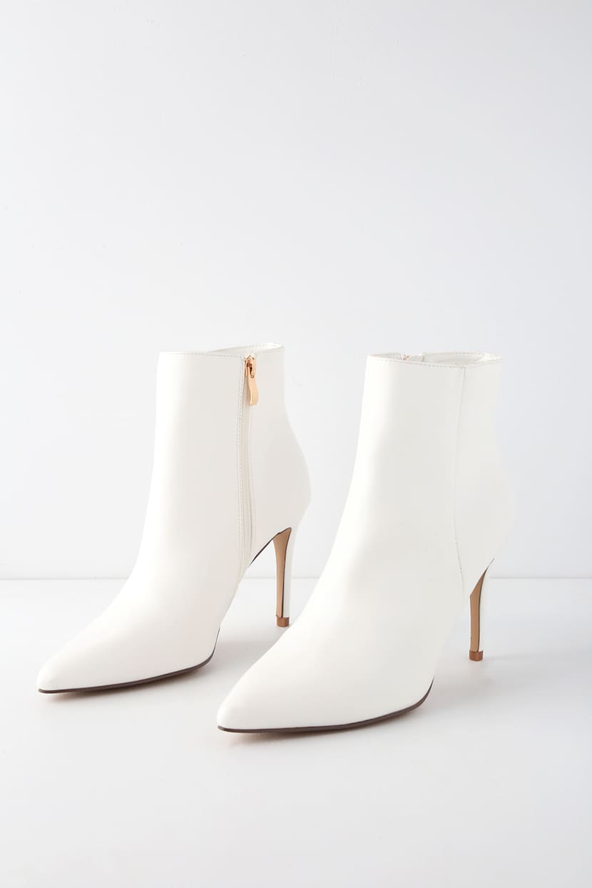 White Pointed Toe Booties : Country outfitter has a complete assortment of men's pointed toe 