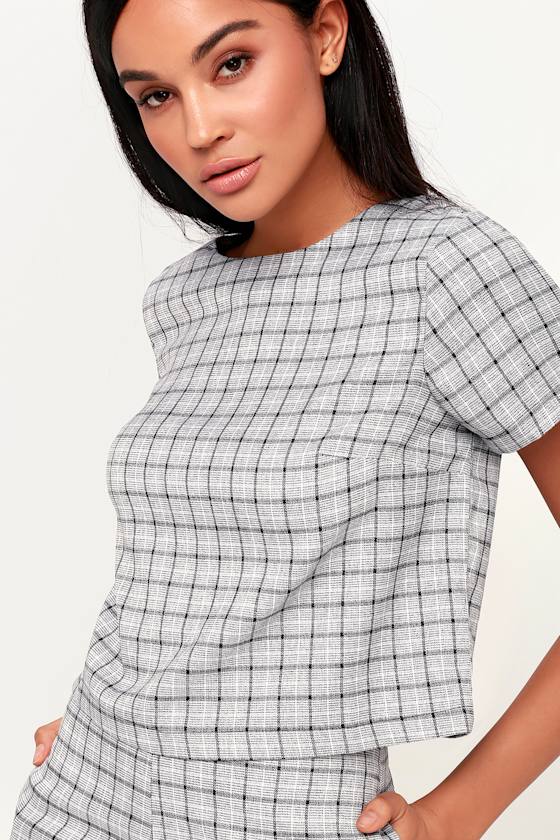 Delightful Grey and White Plaid Short Sleeve Top 3