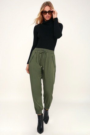 Lole Highlands Side-Stripe Olivie Tech Joggers  Upcycle clothes, Olive  green pants, Side stripe