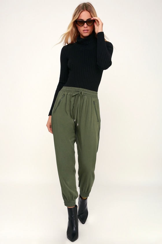 womens green jogger pants