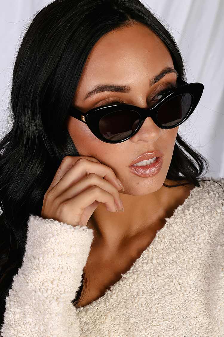 Crap Eyewear The Wild Gift - Black Cat-Eye Sunglasses - Lulus display picture 3