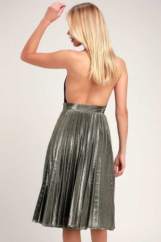 gold pleated pants
