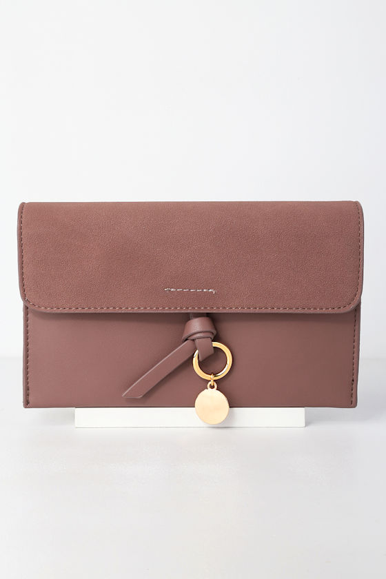 Hallie Dusty Mauve Gold Circle Charm Clutch 1