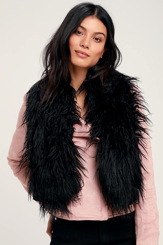 Mercato Black Fuzzy Faux Fur Stole 5