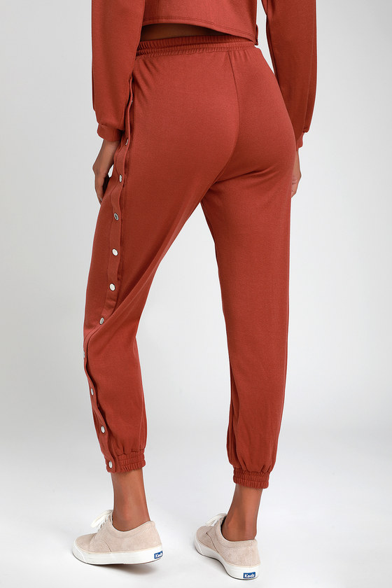 snap on sweatpants