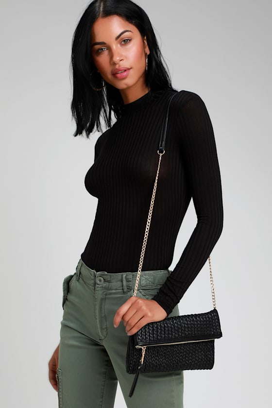 Amari Black Woven Clutch 4