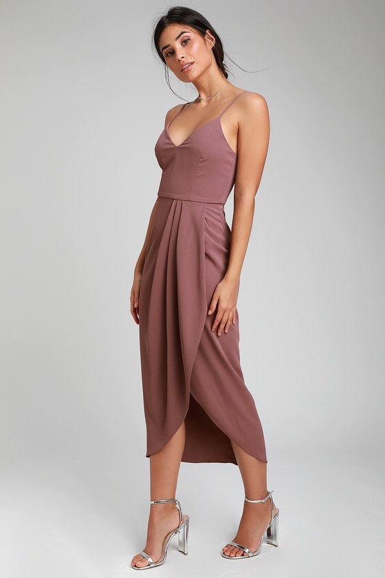 mauve dress with silver shoes
