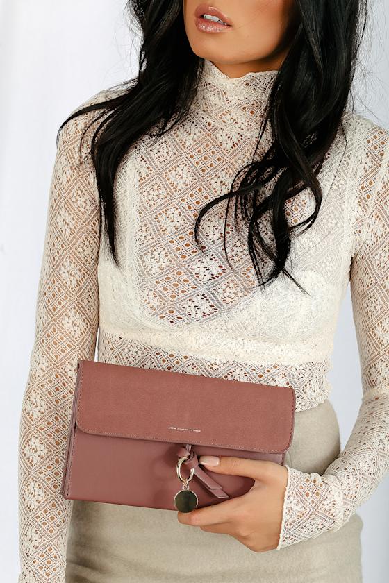Hallie Dusty Mauve Gold Circle Charm Clutch 1