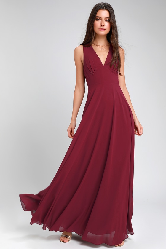 sleeveless maroon dress