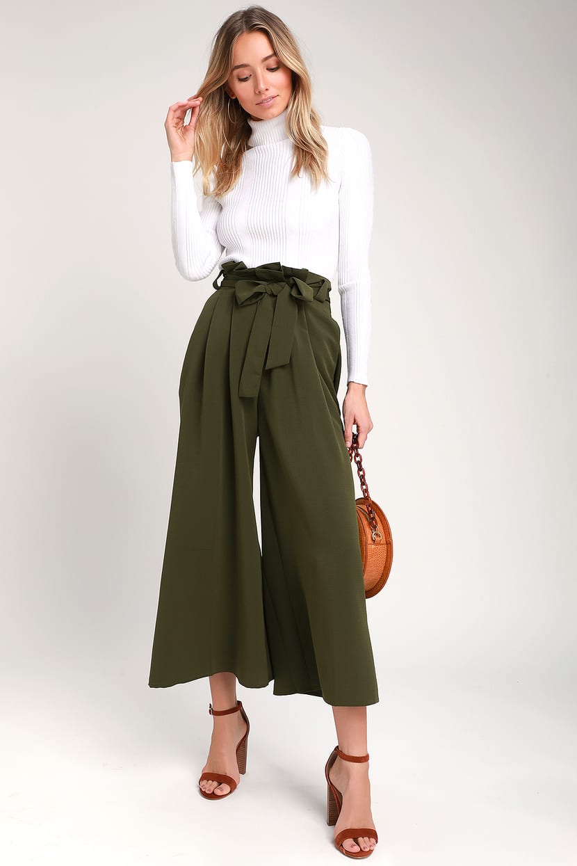 MIXED PRINT TOP AND PAPERBAG PANTS  Green trousers outfit, Green wide leg  pants outfit, Dark green pants