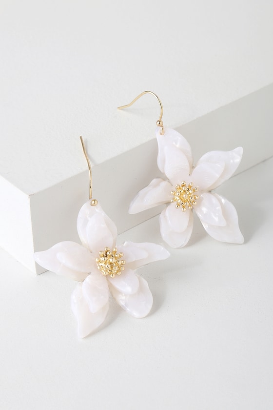 Lulus Riya Gold And White Flower Earrings