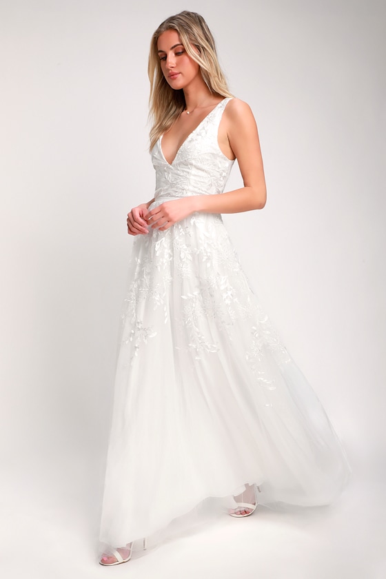 Zolie White Embroidered Backless Maxi Dress 5