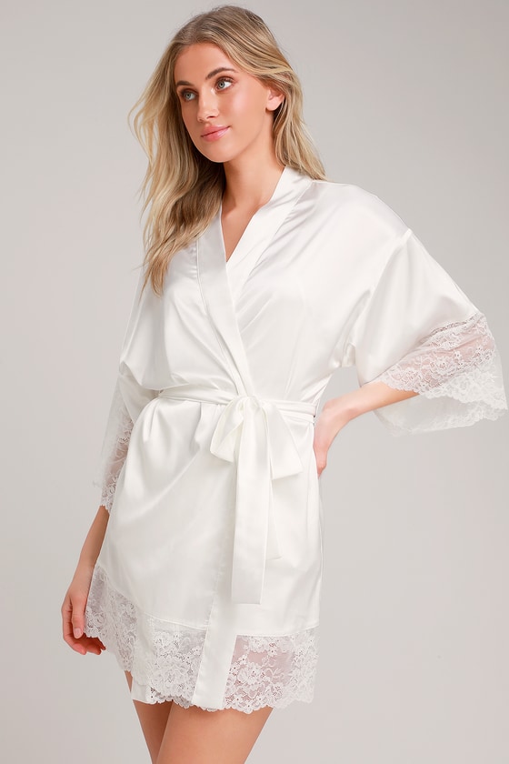 Tenderness White Lace Satin Robe
