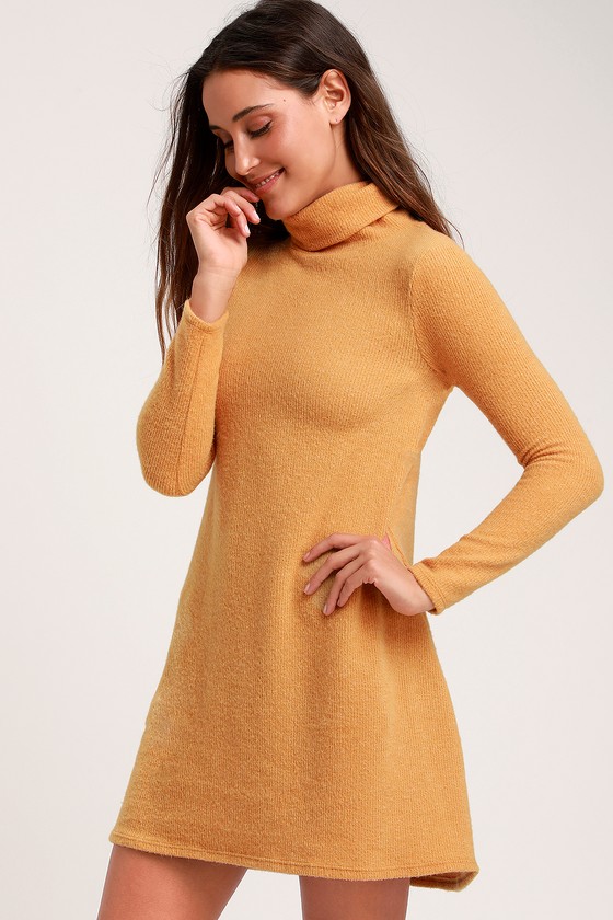 mustard turtleneck outfit