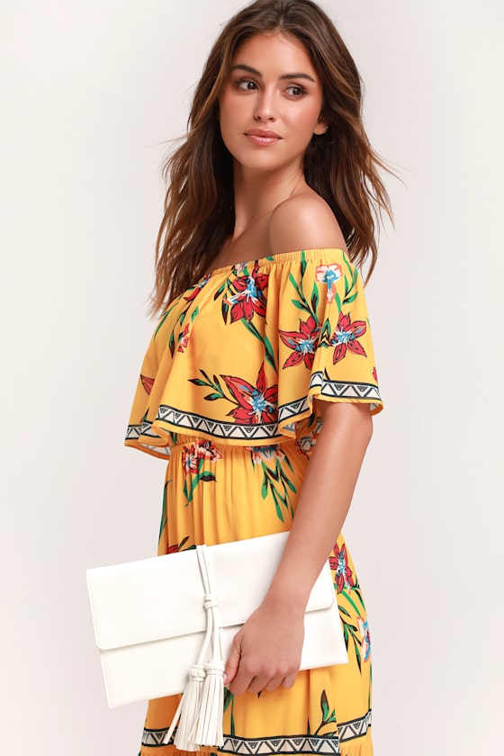 Indra White Tassel Clutch 4