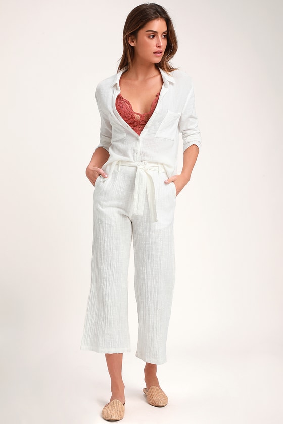 white wide leg cropped pants