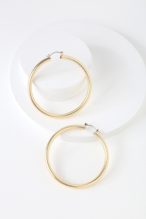 Glory Gold Hammered Hoop Earrings 1