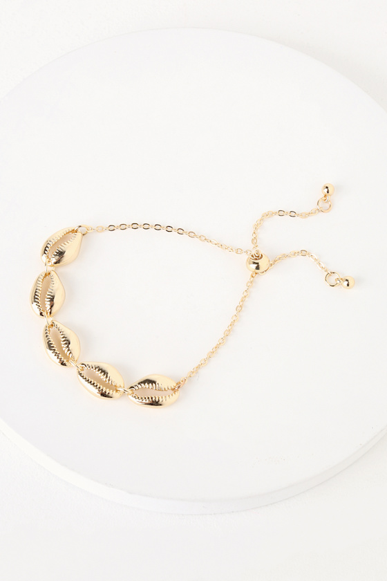La Selva Gold Cowrie Shell Bracelet 1