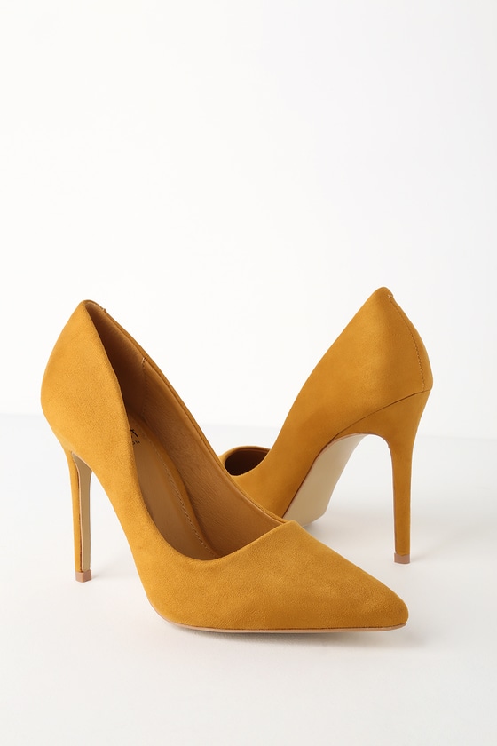 mustard color pumps