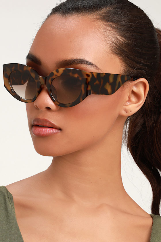 Chic Tortoise Sunglasses CatEye Sunglasses Sunglasses Lulus