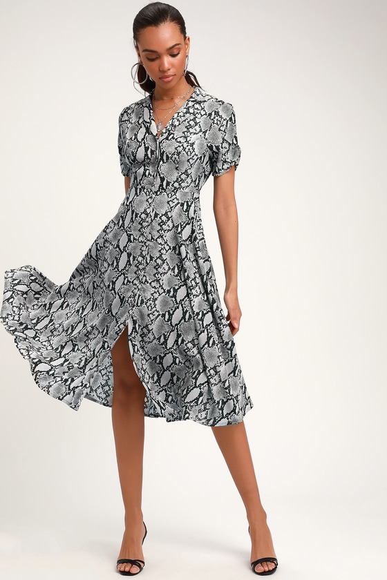 Chic Grey Snake Print Dress - Collared 