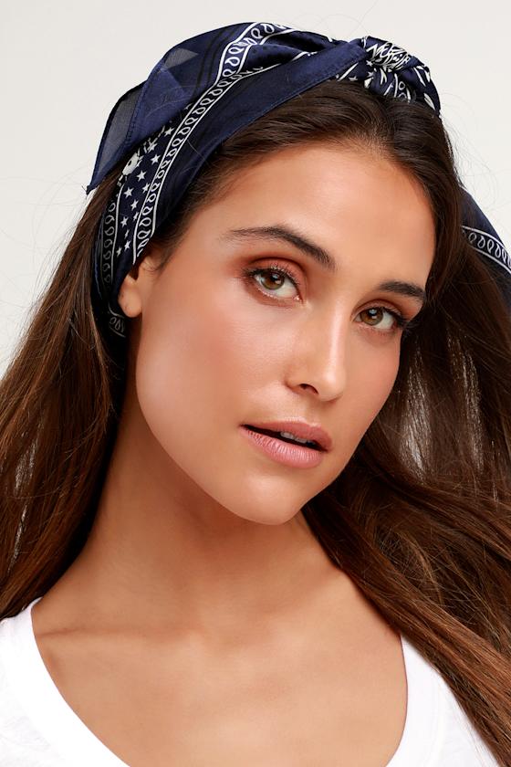 I'm With the Bandana Navy Blue Paisley Bandana 6