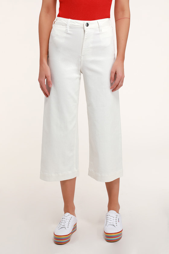white wide leg cropped pants
