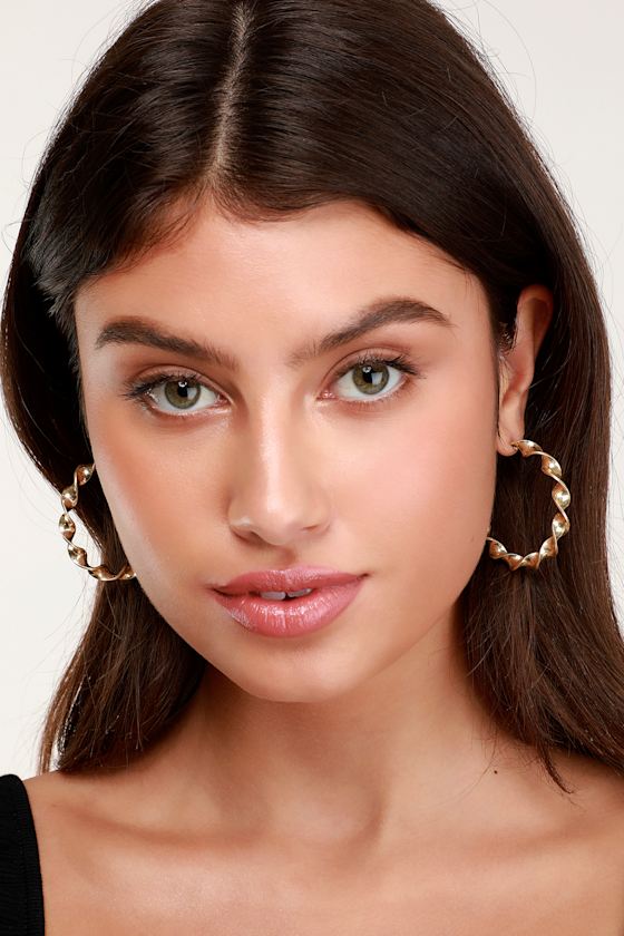 Twist of Fate Gold Hoop Earrings 3