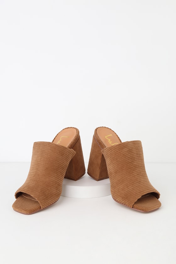 tan peep toe sandals