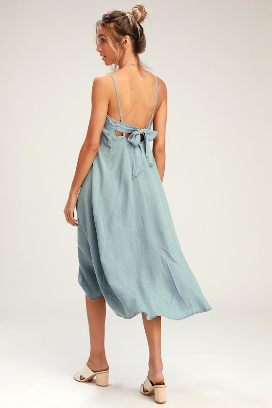 Easygoing Light Wash Denim Tie-Back Midi Dress 4