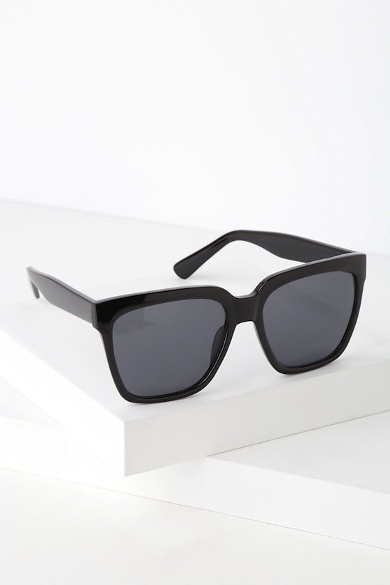 Vroom Black Square Sunglasses 2