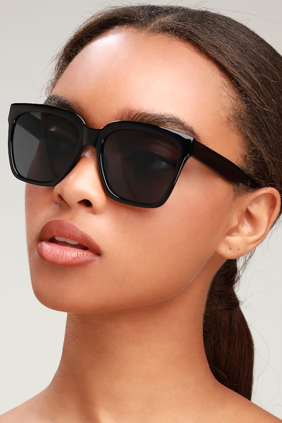 Vroom Black Square Sunglasses 1