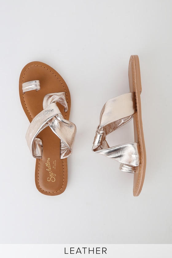 Seychelles Mint Condition Sandals Gold Leather Toe Loop Sandals